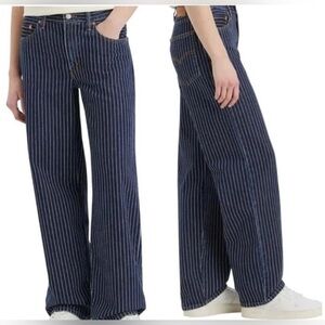 LEVI’S
LOW PRO DENIM JEANS